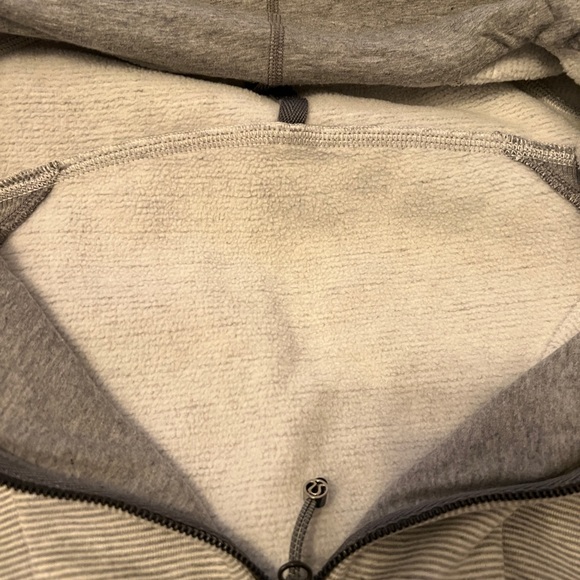 Lululemon RARE mini stripe Scuba IV size 8 NWOT - Picture 3 of 7